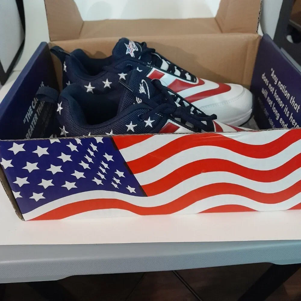 Step out in style andMen’s 